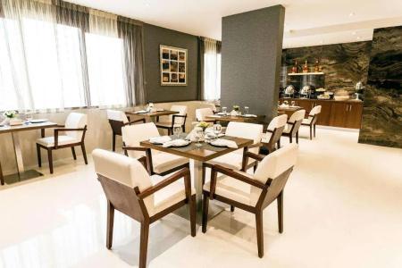 Emirates Plaza - 13
