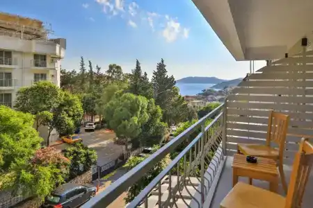 Lora Kaş - 32