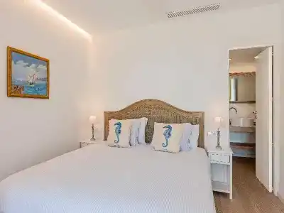 The Sea Club - 94