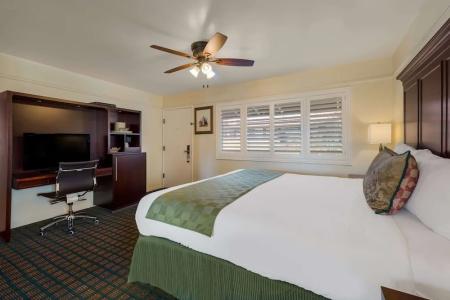 Clarion Collection Oaks Inn - 45