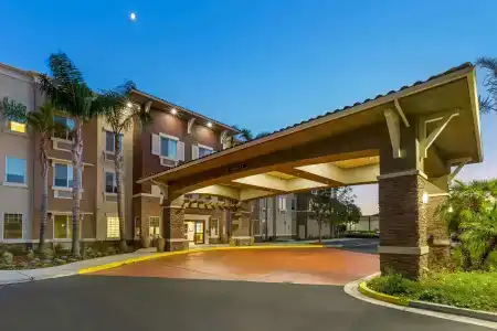 Comfort Inn & Suites Near Airport - 24