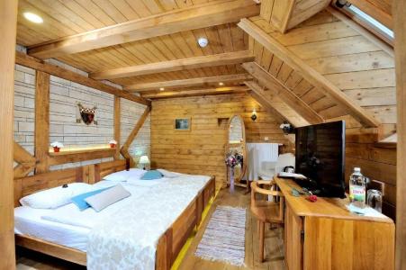 Ethno Plitvice Lakes Deluxe - 60