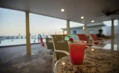 Sailport Waterfront Suites - 6