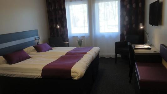Tylebackl; Sure Collection by Best Western - 45