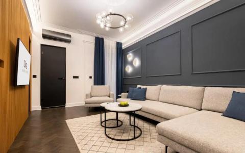 One Luxury Suites - 110