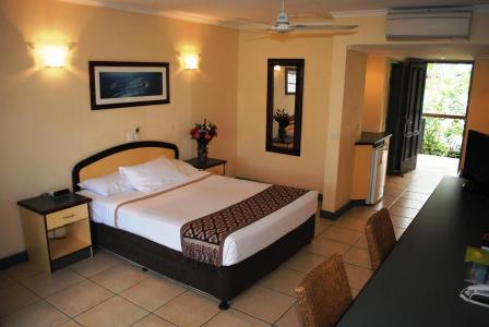 Bay Village Tropical Retreat & - 33