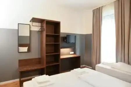Apadana Frankfurt - 27