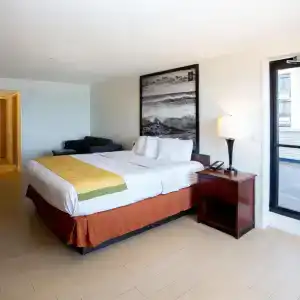 Super 8 by Wyndham Virginia Beach Oceanfront - 40