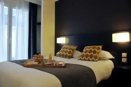 Hôtel Des Quatrans - 51