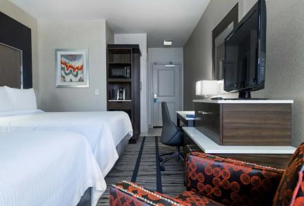 Fairfield Inn & Suites by Marriott Boston - 9
