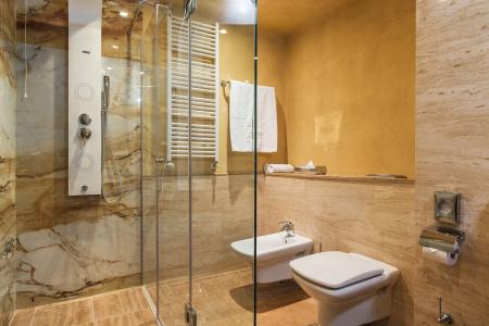 Rosslyn Thracia Sofia - 92