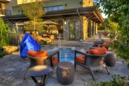 Courtyard by Marriott - 41