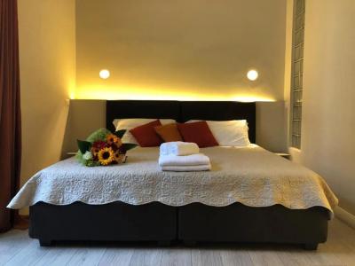 The Roman Empire Guesthouse - 69