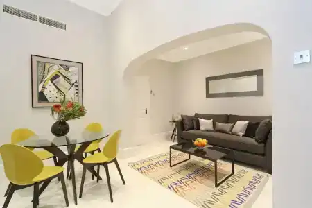 Queensgate Court - 118