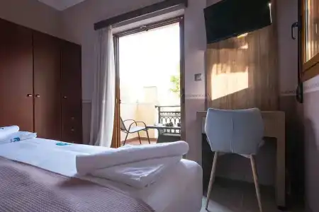 Cyrenia Guesthouse - 4