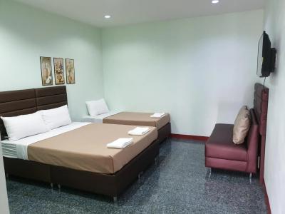 Friend's House Resort - 3