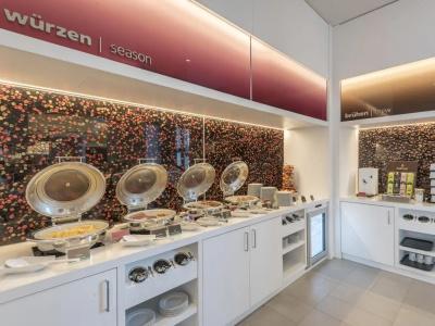 Hampton By Hilton Freiburg - 18