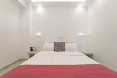 Bella Santorini - 2