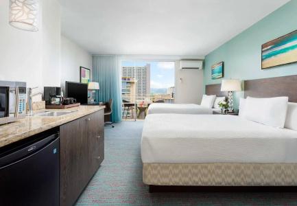 Courtyard by Marriott Waikiki Beach - 4