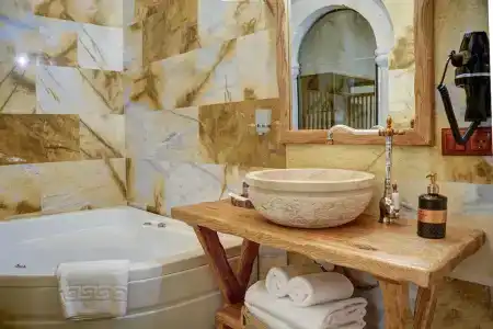 Calypso Cave Suites - 43