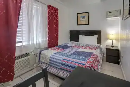 Green Seas Motel - 10