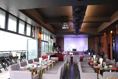 Hh & Sky Bar - 30