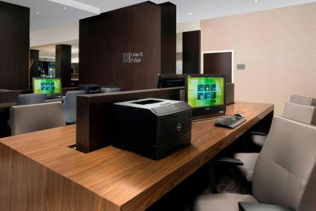 Courtyard by Marriott - 18
