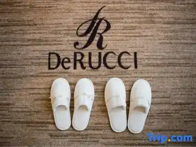 DeRUCCI - 126