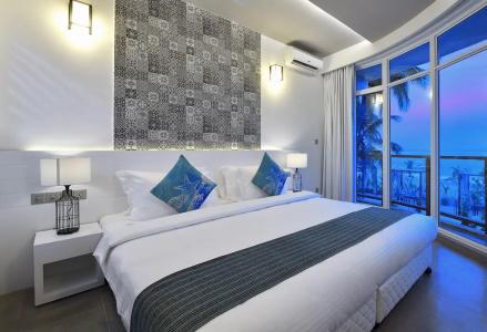 Velana Beach Maldives - 14