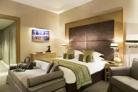 Hôtel Barrière L'Hôtel du Golf - 54