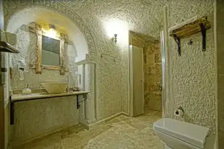 Risus Cave Suites - 21