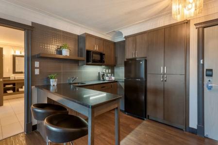Best Western Plus Village Park Inn - 37