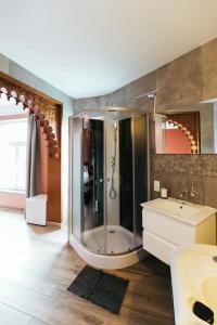 Riad - 37