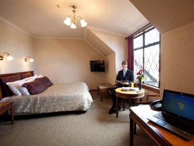 Distinction Coachman, - 17