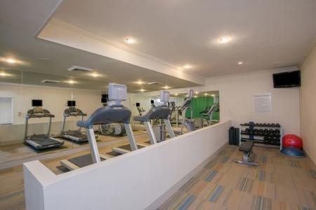 Holiday Inn Express-Central - 11