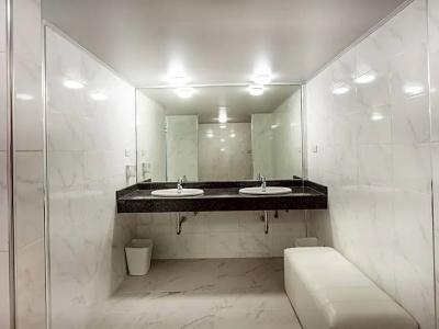 Metro Pratunam Boutique - 111