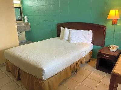 Pinn Road Inn and Suites Lackland AFB and Seaworld - 14