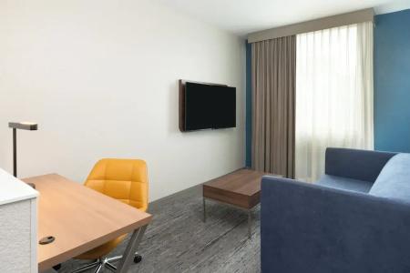 Cambria Miami Airport - Blue Lagoon - 98