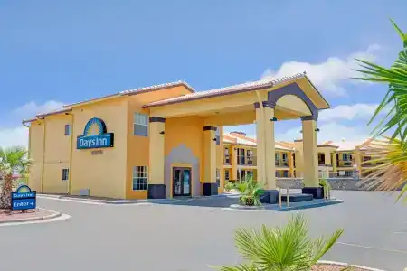 Desert Inn - 6