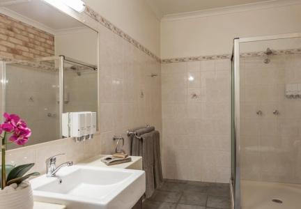 Highlander Motor Inn - 9