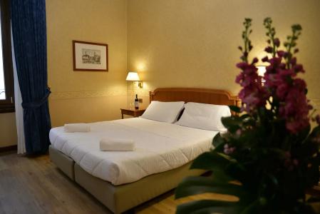 Strozzi Palace - 8