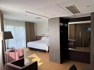 Strand Spa & Conference - 75