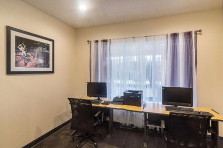Quality Inn & Suites West Chase - 12