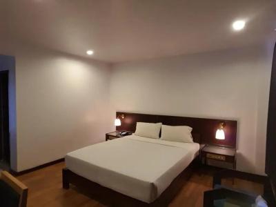 Dusit - 17