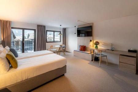 Victoria & Residence - 85