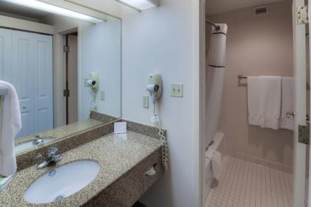Ashmore Inn and Suites - 19