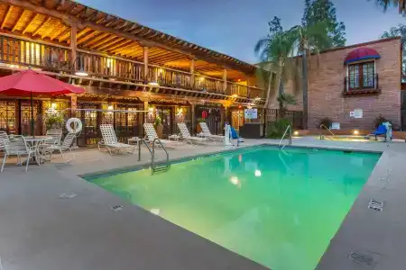 Comfort Suites At Sabino Canyon - 15
