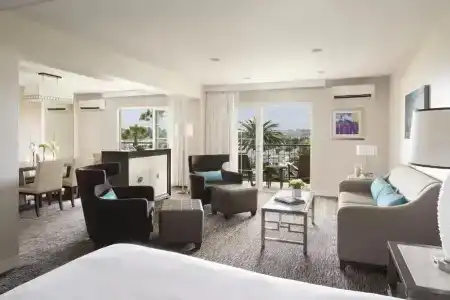 Hyatt Regency - 65