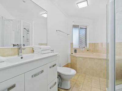 Markham Court - 93
