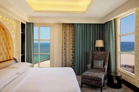 Sheraton Sharjah Beach Resort and Spa - 42